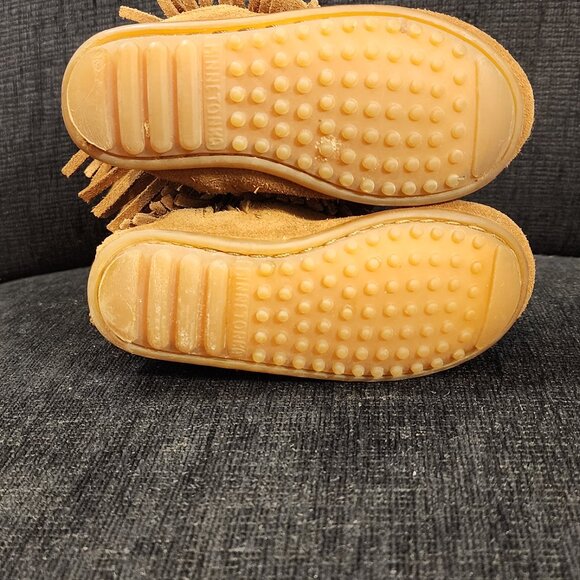 Minnetonka Tan Suede 3 Layer Fringe Calf Boots - Infant Girl's Size 7 - Picture 10 of 10